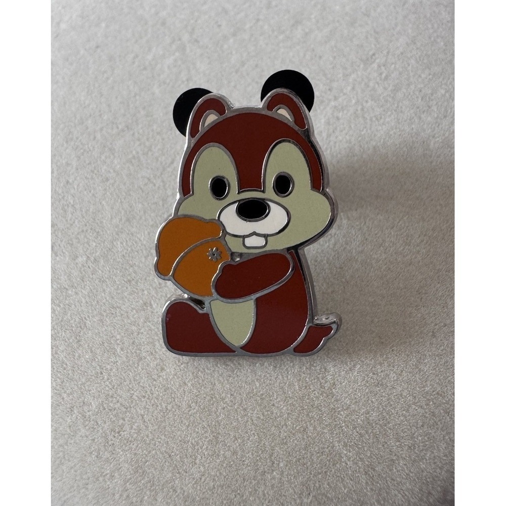 Disney Pin #74240 Cute Characters Mickey Mouse and Friends Chip Hidden Mickey